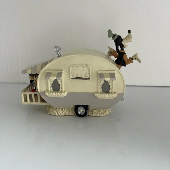 Disney Mickey and friends camper